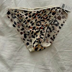 Soma vanishing edge underwear